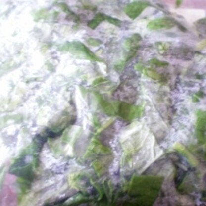 畑の小松菜食べきれないときに冷凍保存は無理して食べないですみ
欲しい時に必要なだけ利用できていいですよねぇ～(^^♪